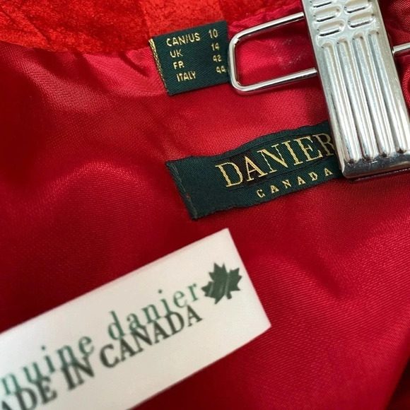 VINTAGE - Red Suede Leather Danier High Waisted Skirt - Picture 10 of 10